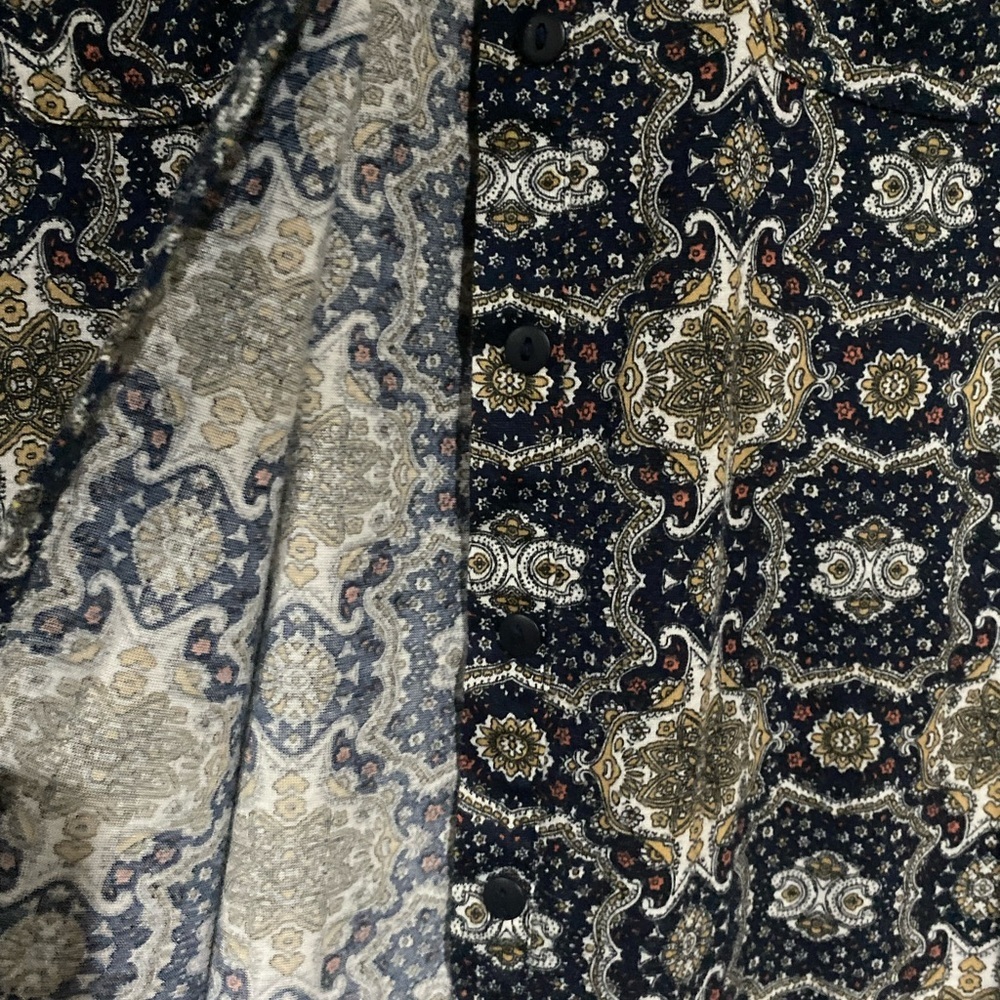 Love potion Longsleeve button down medium - image 3